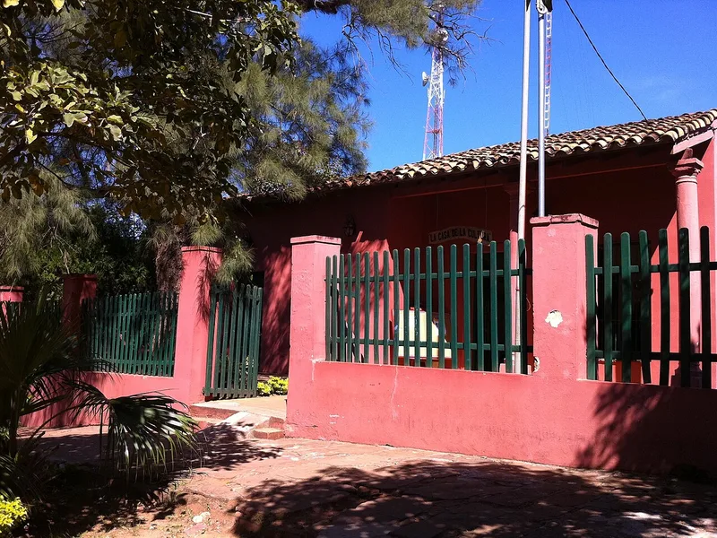 Pink landmark — Casa de la Cultura, Coronel Oviedo