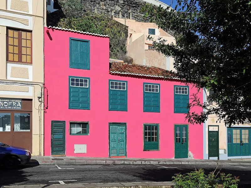 Pink facade — Plaza San Fernando, Santa Cruz de La Palma